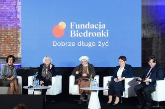 Biedronka daje 50 mln złotych na walkę z biedą w Polsce. Na początek rozda 10 tysiącom seniorów karty na zakupy