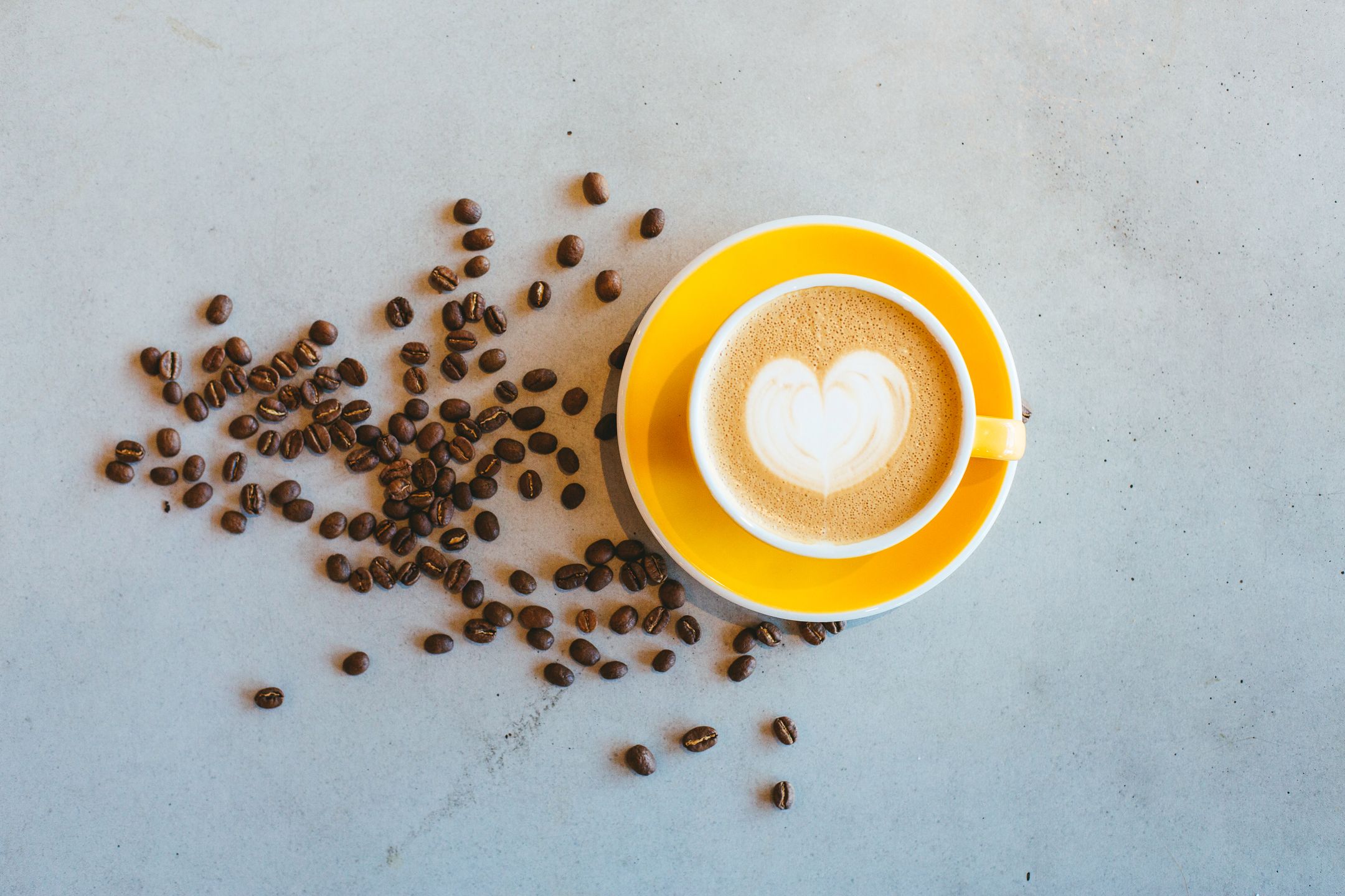 Cappuccino to jeden z najpopularniejszych wariantów włoskiej kawy