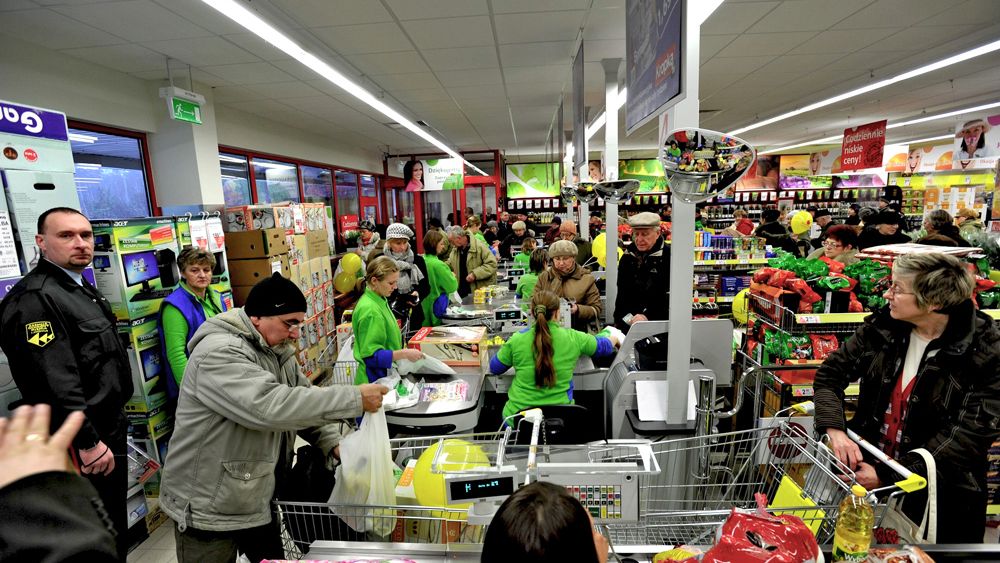 Dobre wyniki sklepu oznaczają nagrodę dla kierownika. Biedronka wypłaciła premie 15 tys. swoich pracowników