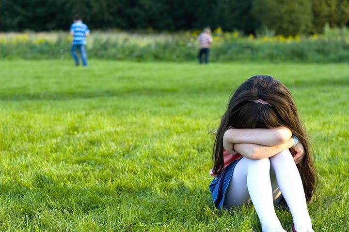 Samotność jest mocno odczuwana przez dzieci 