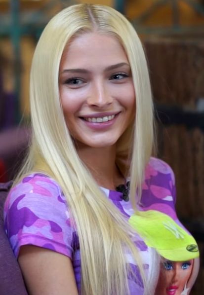 Alena Shishkova – z pięknej dziewczyny w żywą lalkę