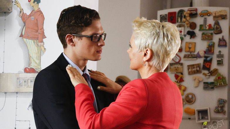 Adam Fidusiewicz i Ann Samusionek, plan "Na wspólnej", fot. AKPA