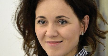 Kornelia Wróblewska z dwumiesięcznym dzieckiem w Sejmie. Wzbudziła zainteresowanie posłów