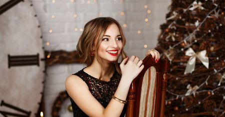Świetna moda "2 w 1". Sukienki sylwestrowe, które włożysz więcej niż raz