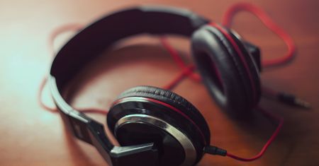 Kto to zaśpiewał? Najbardziej absurdalne teksty polskich piosenek