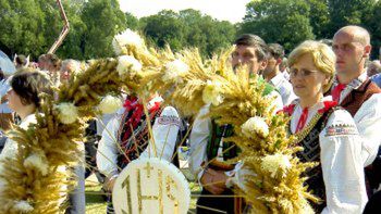 Główne uroczystości święta dziękczynienia za tegoroczne plony - Dożynki Jasnogórskie 2003