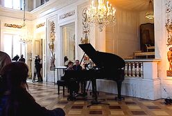 Koncert niespodzianka. Niewidomy 12-latek zagrał w królewskim pałacu