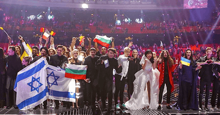 Jutro finał Eurowizji 2016: Michał Szpak awansował u bukmacherów! Kto jest faworytem? Jakie szanse ma Polska?