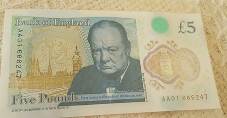 "Banknot szatana". 5 funtów z diabelskim przesłaniem