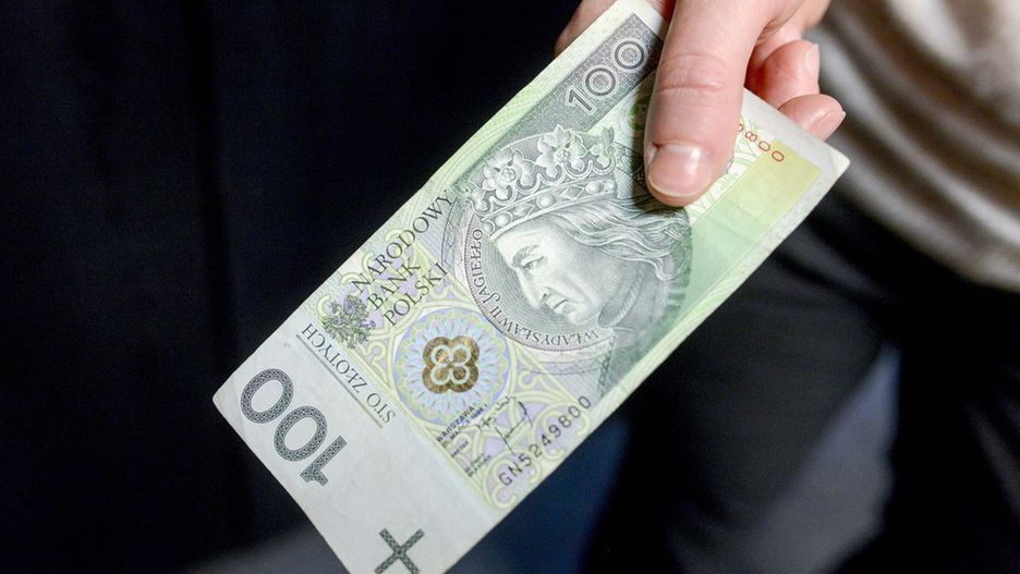 Czy pieniądze mogą przenosić choroby, w tym COVID-19?