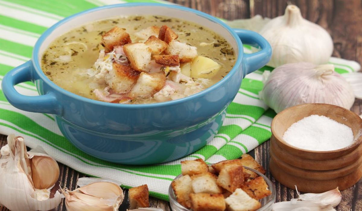 Zupa czosnkowa Magdy Gessler - Pyszności; źródło: Shutterstock