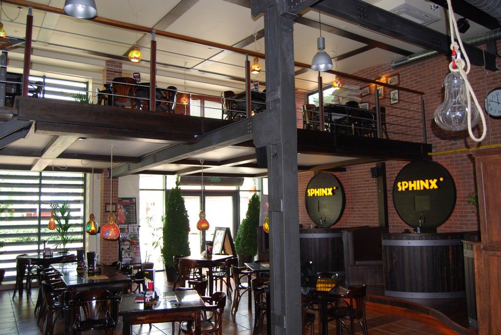 Sfinks pieniędzy nie ma, a kupuje Fabrykę Pizzy. Jeśli się pośpieszy, może zaoszczędzić