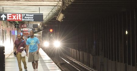 Nowojorczyk uduszony przez ruchome schody w metrze