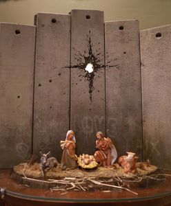 Banksy wrócił z nową wizją Bożego Narodzenia. Gwiazdka zastąpiona nowym symbolem