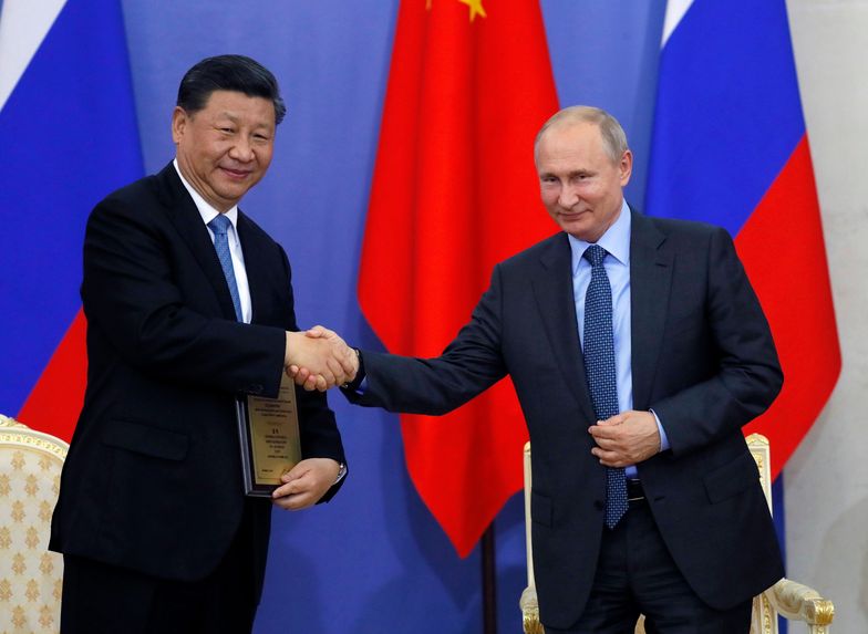 Huawei ogłasza współpracę z MTS. Na zdj. prezydent Chin Xi Jinping (L) i prezydent Rosji Władimir Putin.