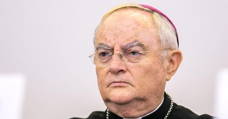 Abp Henryk Hoser o szczepieniach. "Występowanie przeciwko systemowi szczepień jest nieracjonalne i nieludzkie"