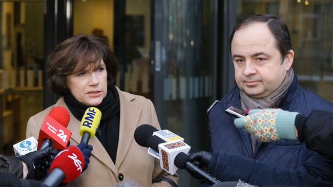 Szefowa przedstawicielstwa Komisji Europejskiej w Polsce Marzenna Guz-Vetter oraz sekretarz stanu ds. europejskich Konrad Szymański