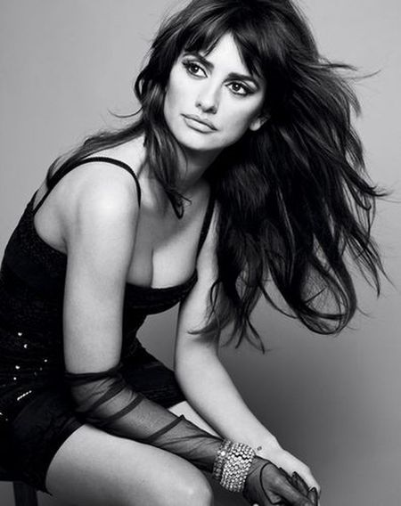 Penélope Cruz bawi się Oscarem