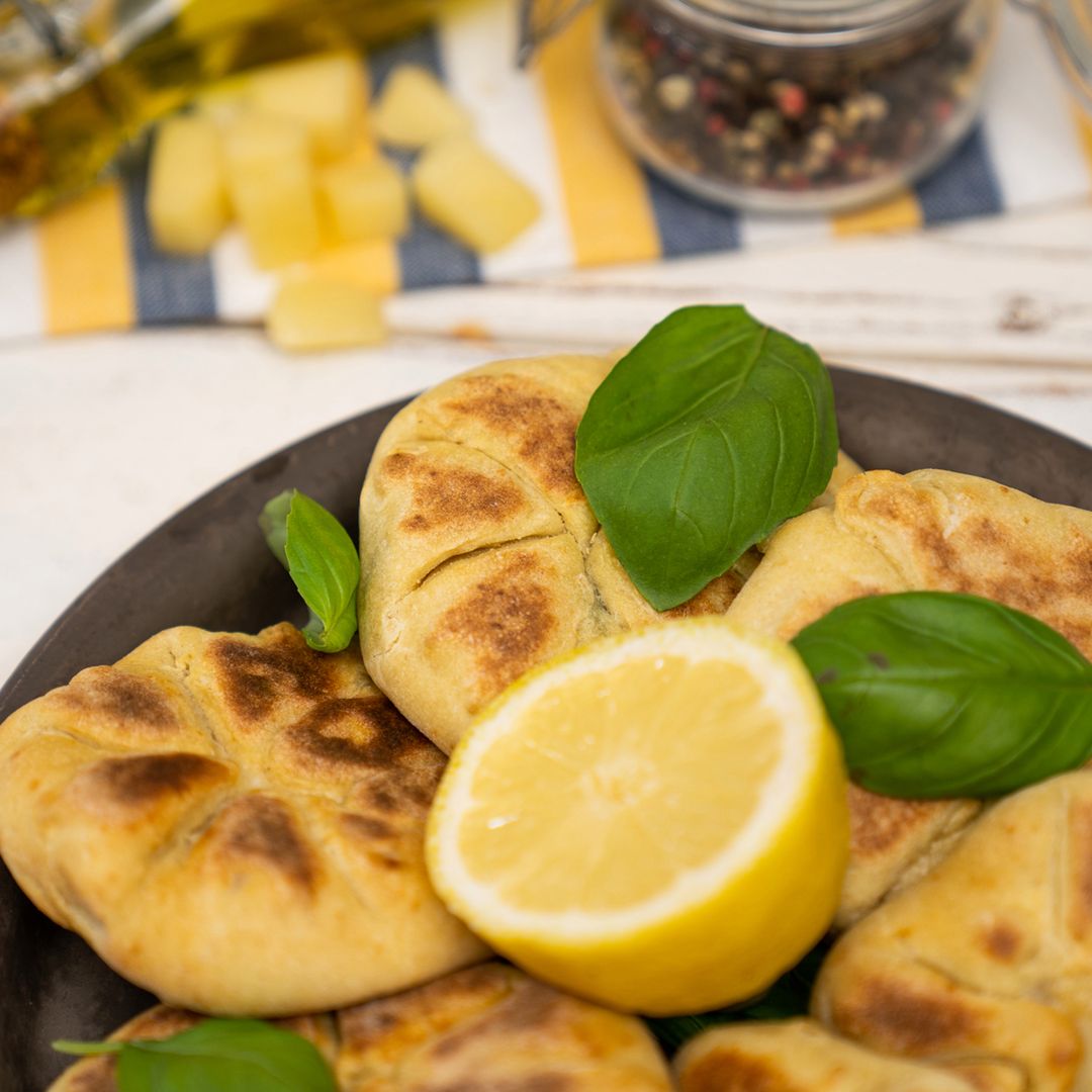 Focaccia z patelni z łososiem- Pyszności
