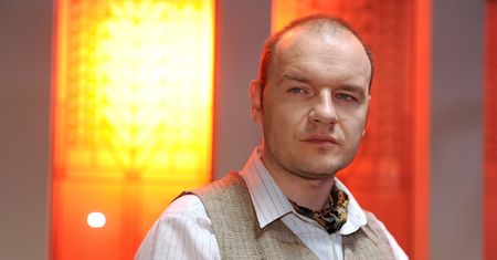 Redbad Klynstra i jego homofobiczny wpis. Tomasz Lis go skrytykował