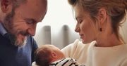 Emilia Komarnicka świętuje 10 miesięcy synka piękną sesją zdjęciową. W końcu pokazała jego twarz! Jaki to uroczy bobas