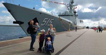 Młodzi, wielodzietni, szczęśliwi. ''O, idzie 500+'' - słyszą regularnie