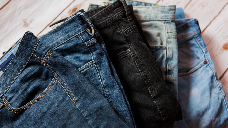 Jeansy są uniwersalnymi spodniami, a co powiesz na balloon jeans?