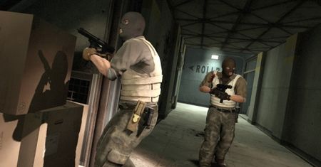 Klawiatura, myszka, Move, pady - Counter-Strike: GO na PlayStation obsługuje wszystko