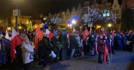 Gdańsk wspomina Pawła Adamowicza. "Nie możemy się dać zastraszyć terrorowi"