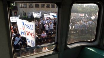 Pracownicy kolei zablokowali tory w Gdańsku - Wrzeszczu i zatrzymali ruch pociągów