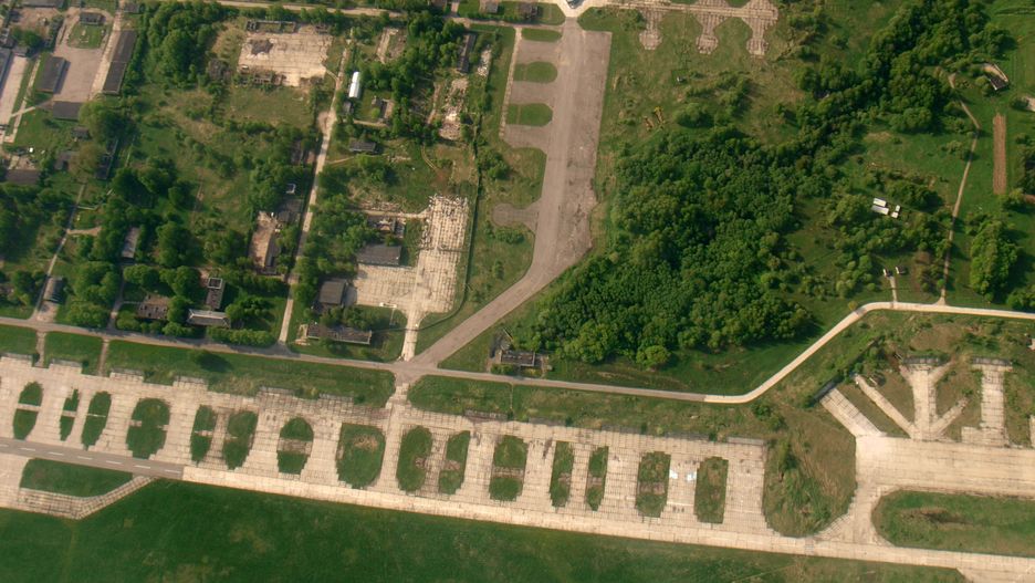 Lotnisko Smoleńsk Sewiernyj, gdzie znajduje się wiata z wrakiem