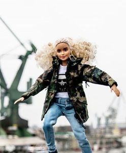 Wędrujące dżinsy lalek Barbie. Projekt wystartował w Gdańsku