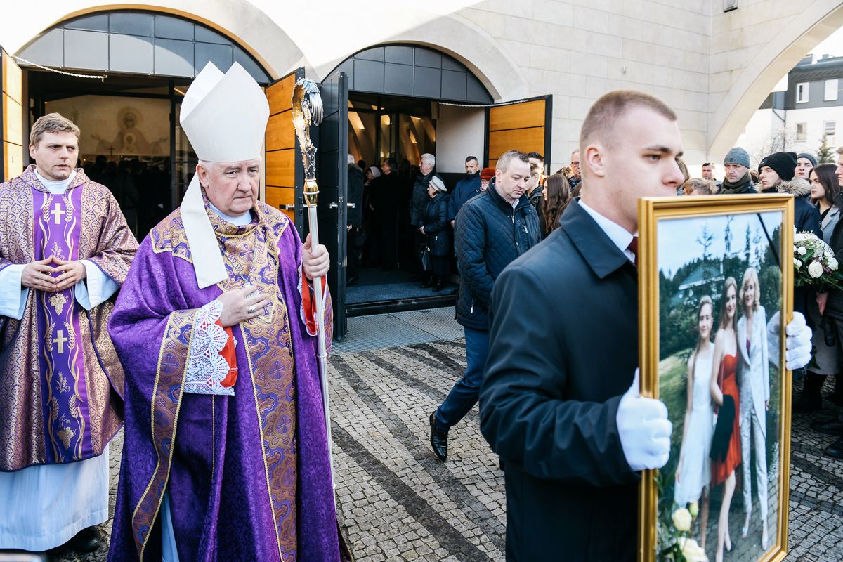 Kasia, Wiktoria i Klara zginęły w Bukowinie Tatrzańskiej. Na ich pogrzeb przyszły tłumy. Łamiące serce słowa