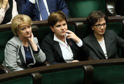 Posłanka Jolanta Szczypińska cichą bohaterką. Pomagała, gdy inni posłowie wypoczywali nad basenem