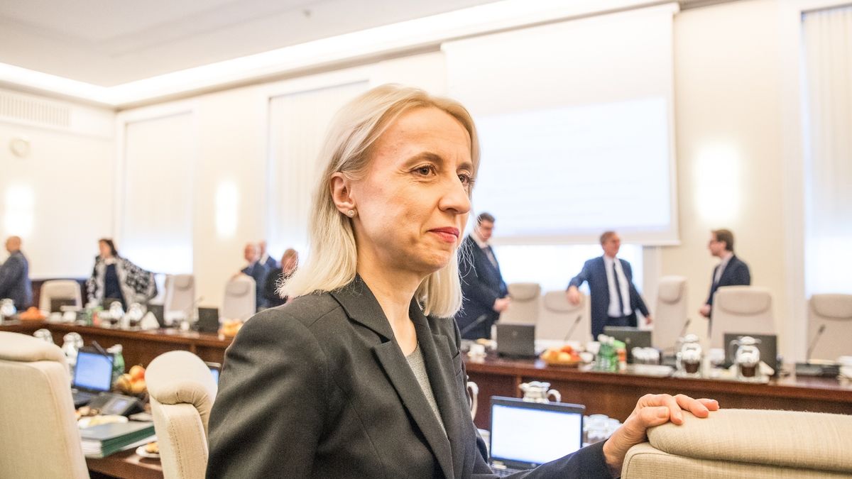 Idzie miękkie spowolnienie - nie ukrywa minister Teresa Czerwińska.