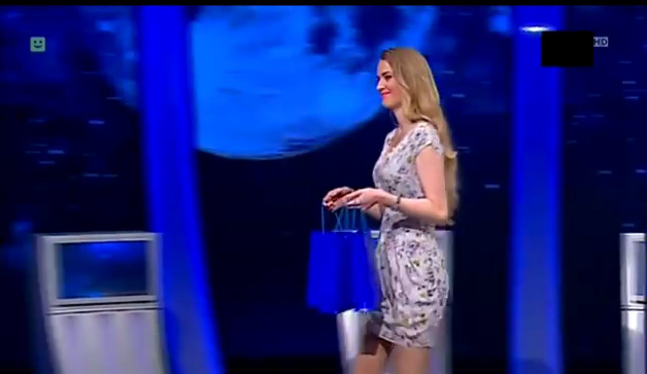 Hostessa z programu "1 z 10" zachowała się z klasą. Oto, jak zareagowała na wpadkę uczestnika