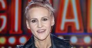 Agnieszka Chylińska z zielonym irokezem udaje ptaka. Znów zadziwiła fanów
