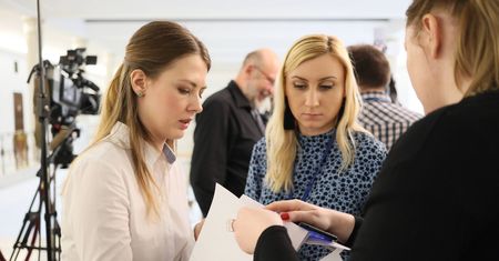 Kadencję zaczynała bez grosza, dziś ma 300 tys. zł. Ale po 3 latach nie wszyscy się dorobili