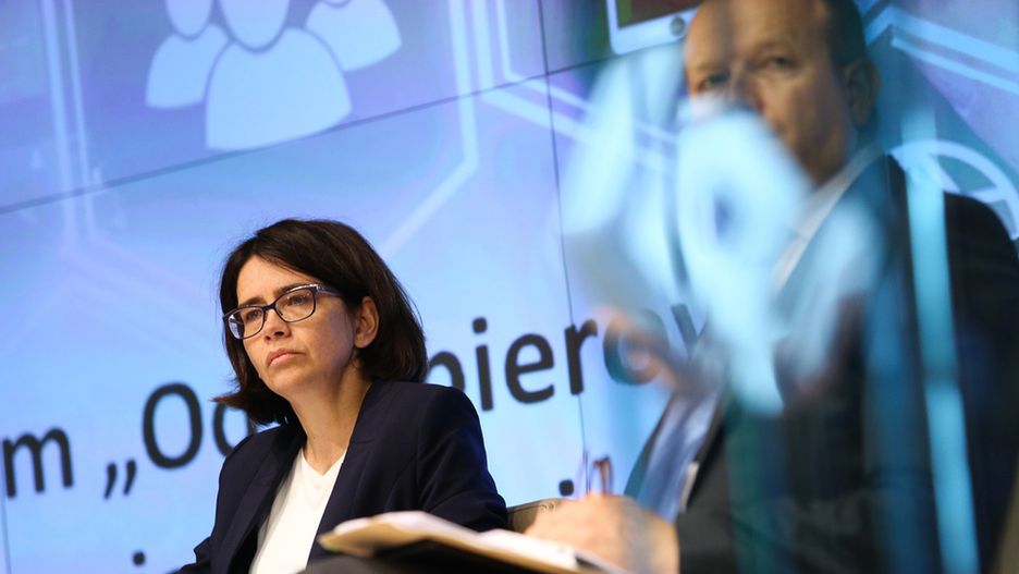 Wypowiedzi samej Anny Streżyńskiej nie ułatwiają zrozumienia przyczyn jej odwołania z rządu