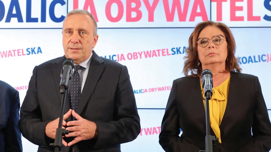 Małgorzata Kidawa-Błońska i Grzegorz Schetyna na konferencji prasowej po wyborach parlamentarnych.