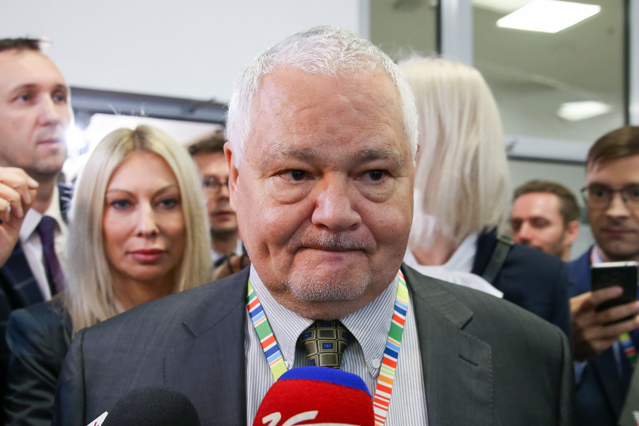 Kamila Sukiennik pojawiła się w towarzystwie prezesa Adama Glapińskiego na Kongresie 590 w Jasionce