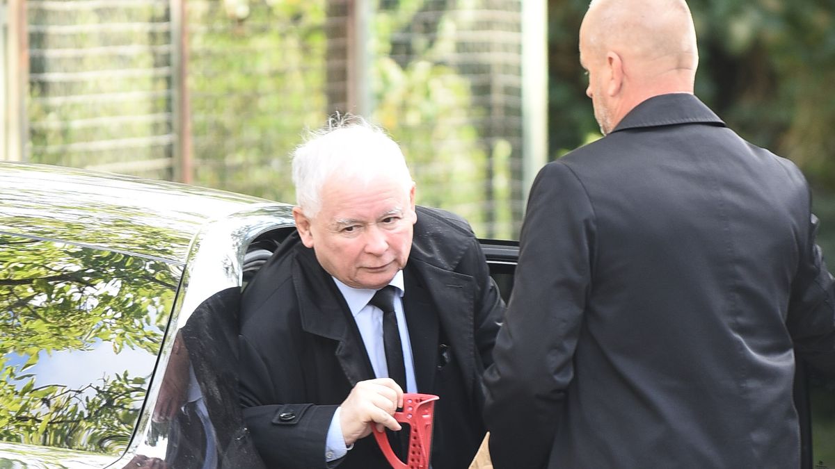 Jarosław Kaczyński przeniósł operację na datę po wyborach samorządowych