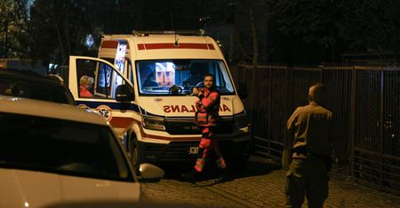 Jarosław Kaczyński po operacji. Wieczorem przed jego dom przyjechała karetka