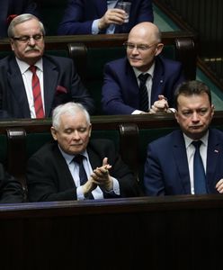 Posłowie PiS mają nie pić alkoholu w dni posiedzeń Sejmu. Pilnuje ich "Beria"