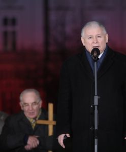 Katastrofa smoleńska. Przemówienia przed Pałacem Prezydenckim w 9. rocznicę