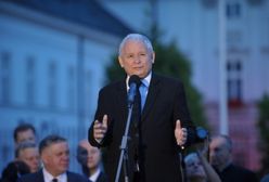 Jarosław Kaczyński znowu to zrobił. Tym razem nikt nie zwrócił uwagi na nietypowe zachowanie