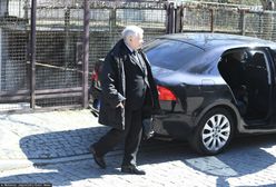 Politycy PiS tłumaczą wjazd Jarosława Kaczyńskiego na zamknięty cmentarz