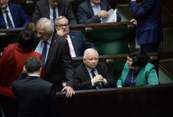 PiS traci poparcie. Ale opozycja i tak daleko w tyle