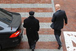 Policyjna ochrona pod domem Kaczyńskiego. "W papierach nic nie ma"