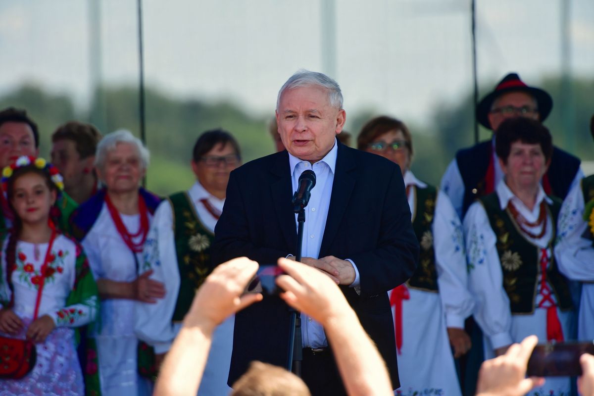 PiS kontynuuje akcje "piknikowe". Jarosław Kaczyński i Mateusz Morawiecki z ważnymi przemówieniami w weekend